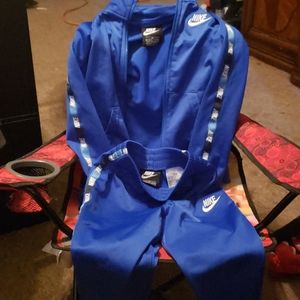 Boys sweatsuit never worn